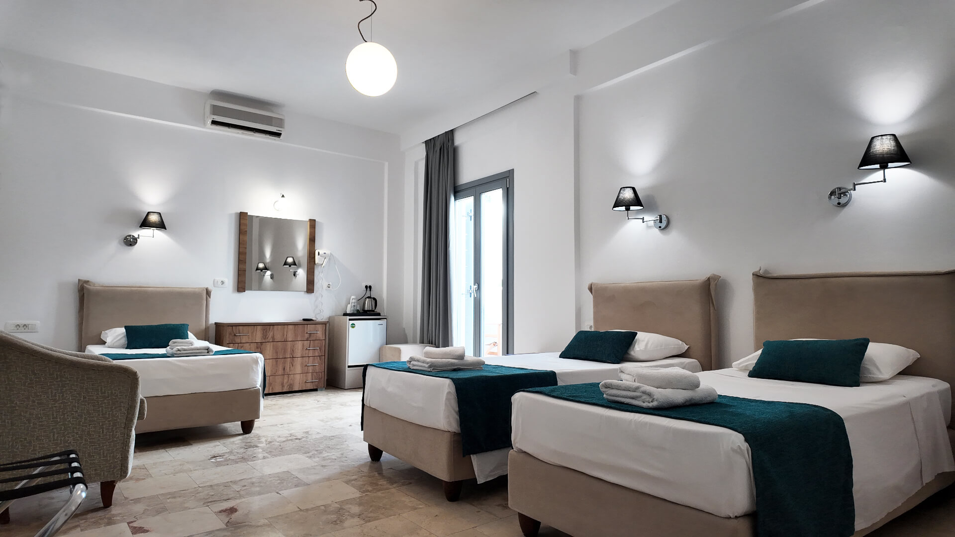 Mary Bill Hotel Santorini